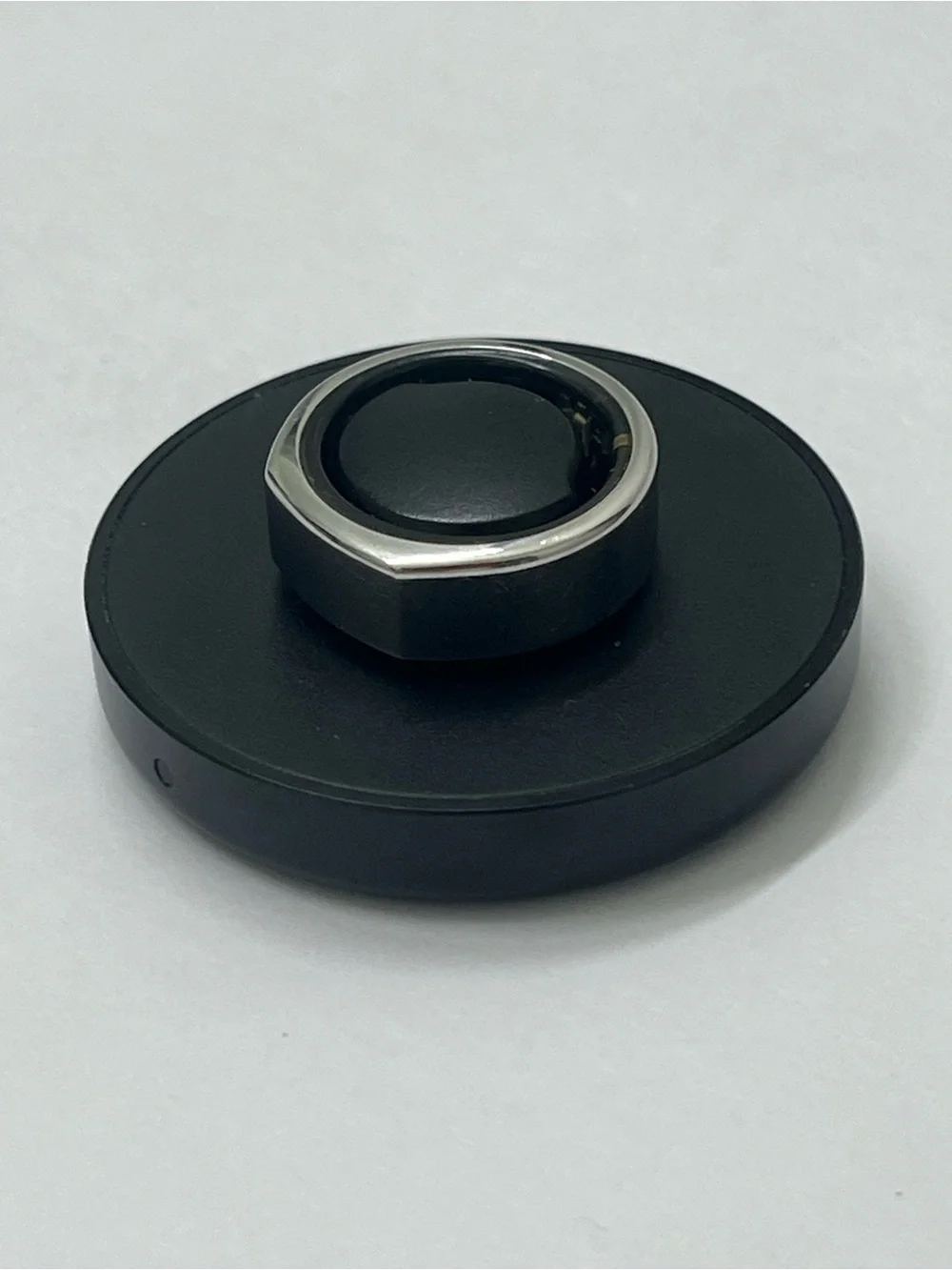 Oura Ring 3 Silver Size 7 with Charger and Cable